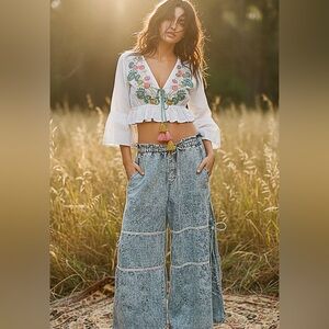 POL Floral Embroidered Cropped Blouse